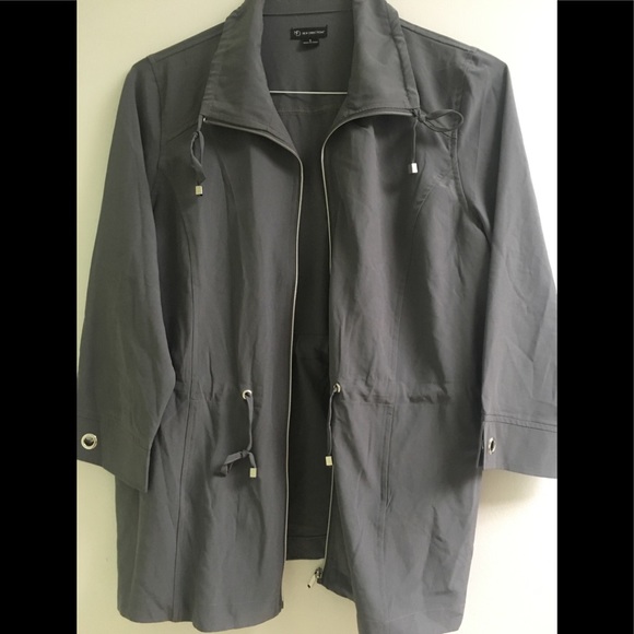 Top - Picture 2 of 3